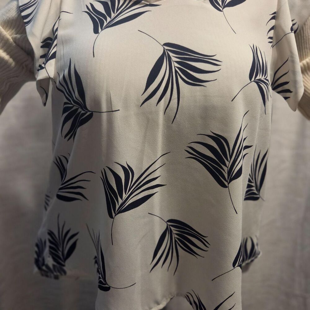 Ann-taylor Women's Cream and Navy Blouse